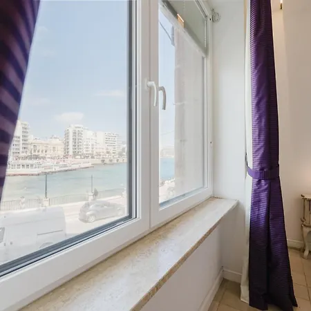 Historic Seafront Maisonette In Balluta Buildings Apartman *